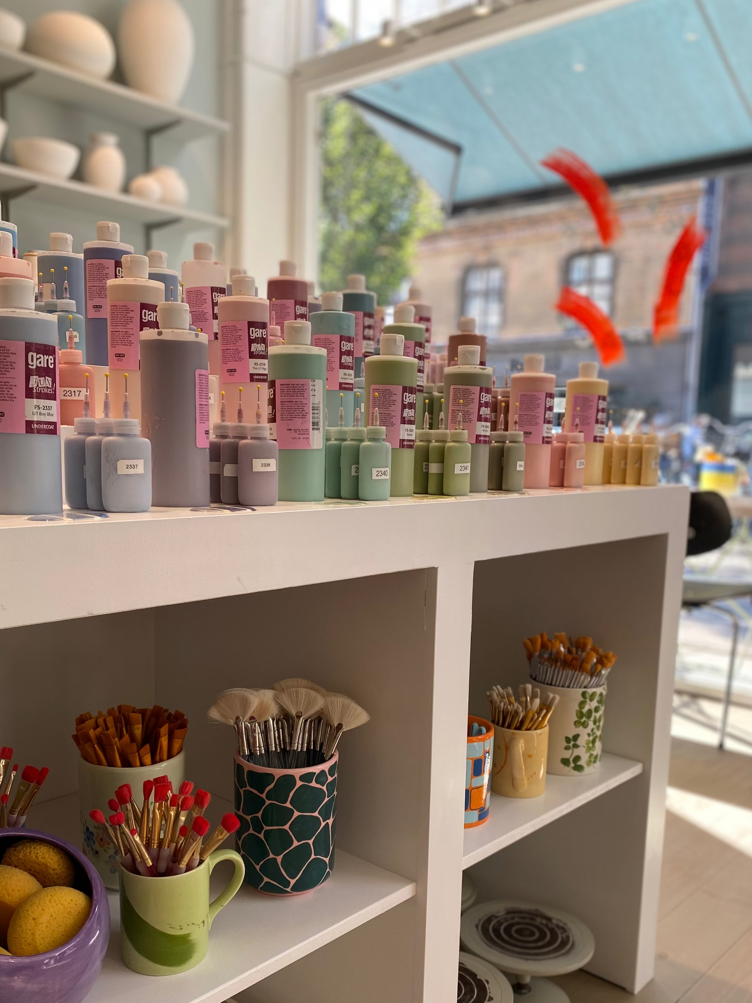 1: Choose ceramics, paint and tools